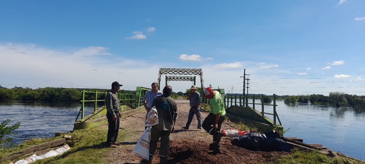 Carolina: el municipio y Vialidad Provincial repararon socavamiento en puente Paso Rubio