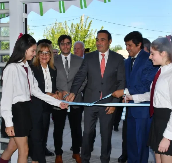 Valdés inauguró una nueva escuela técnica en San Roque e instó a la formación de talentos para el desarrollo de la provincia